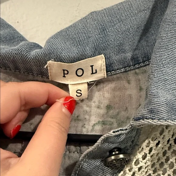 POL Denim and Cream Oversized Lightweight Floral Jean Jacket - Picture 2 of 11